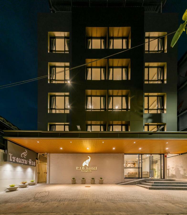 P18 Hotel Bangkok Esterno foto